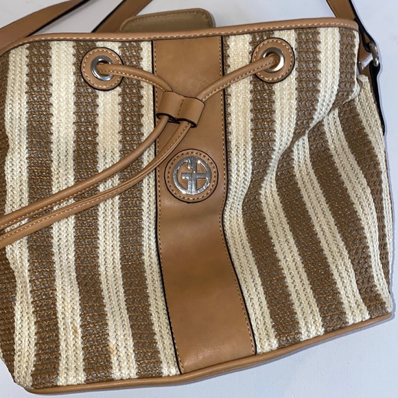 Giani Bernini Striped Two Tone Straw Bucket Crossbody Bag (Used) - Picture 3 of 15